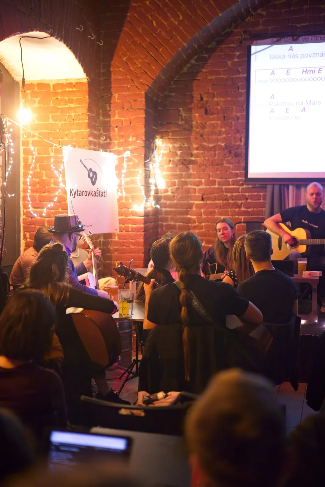 Photo 6 of 9 from KytarovkaStatl - Artbar