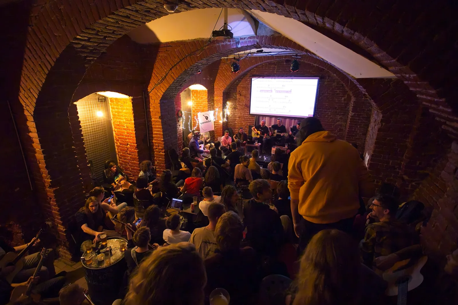 Photo 3 of 9 from KytarovkaStatl - Artbar