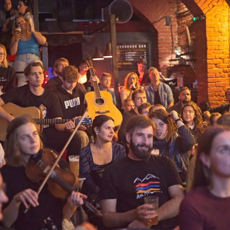 Photo 2 of 9 from KytarovkaStatl - Artbar